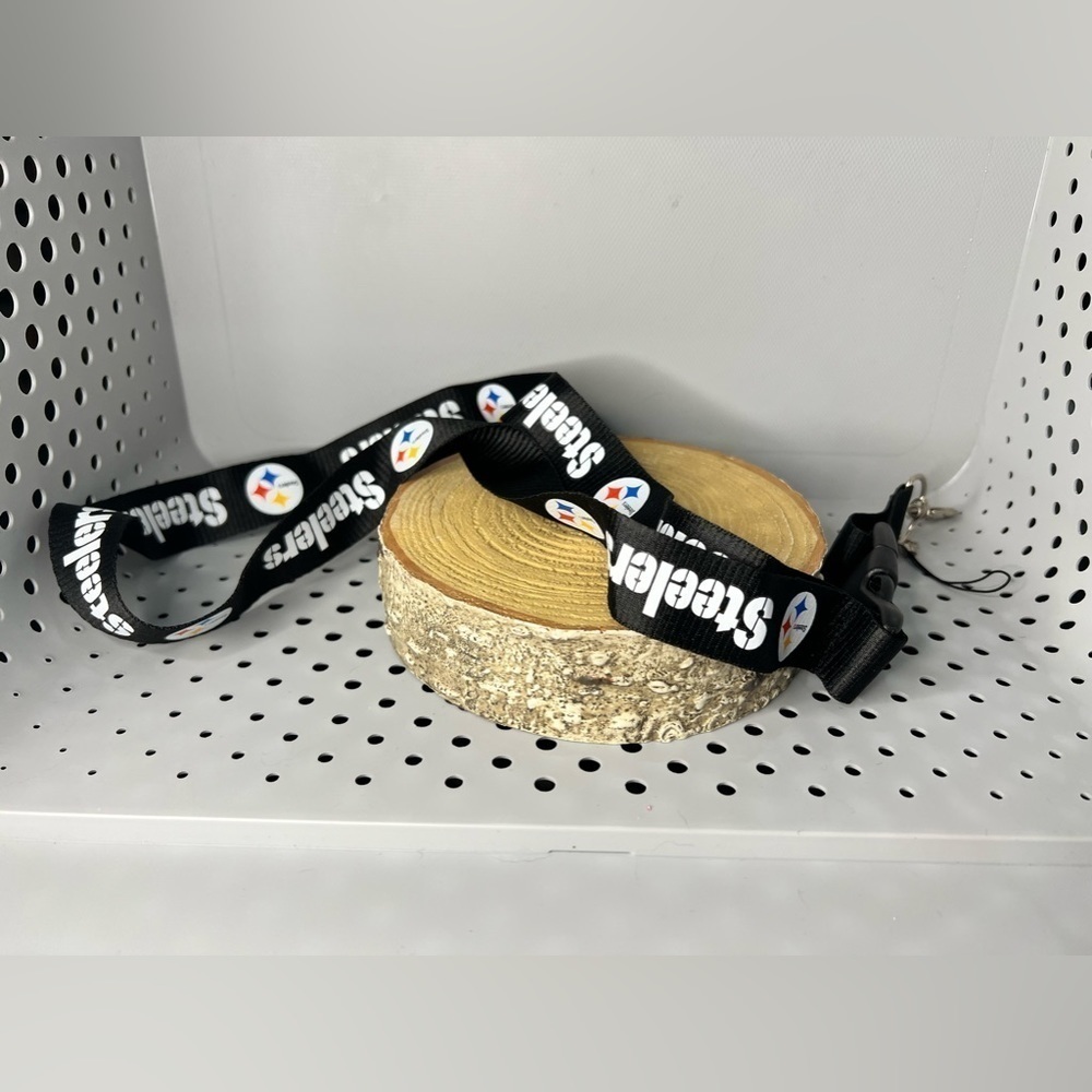 Pittsburgh Steelers Unisex Detachment Buckle Key Lanyard Black & White w/Logo